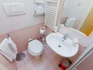 Bella Roma Guest House شقة روما