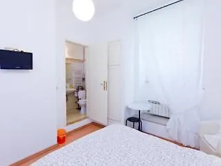 Bella Roma Guest House روما
