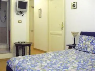 Bella Roma Guest House شقة *