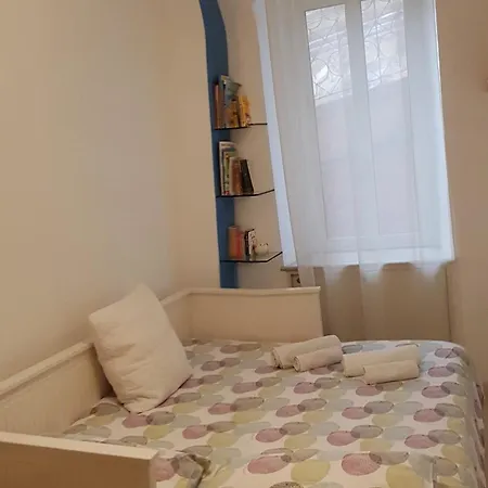 Bella Roma Guest House شقة